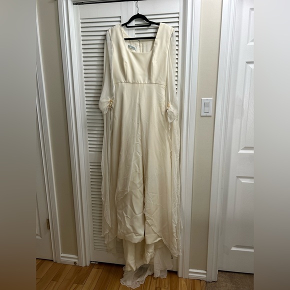 Vintage 2000 Pronovias Wedding Dress - Picture 2 of 9